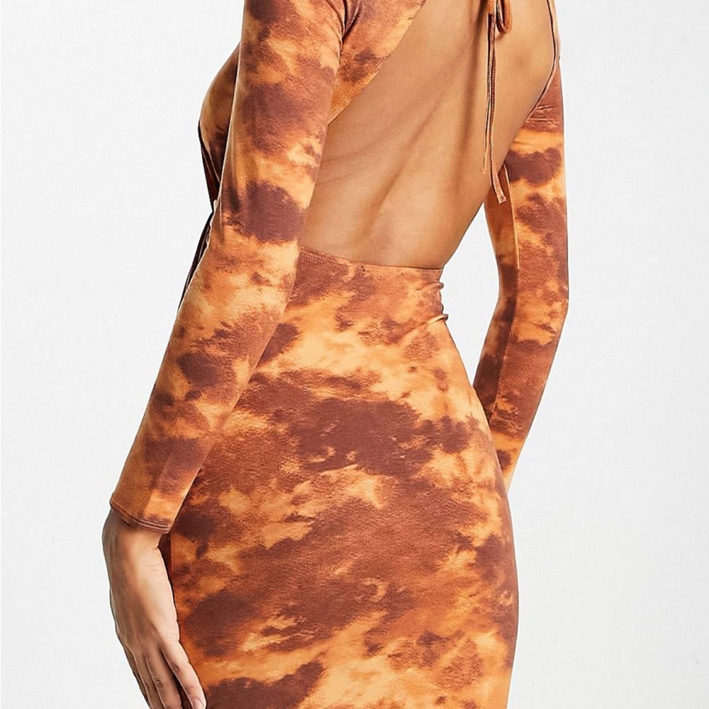 Backless dress - Picture 2 of 2
